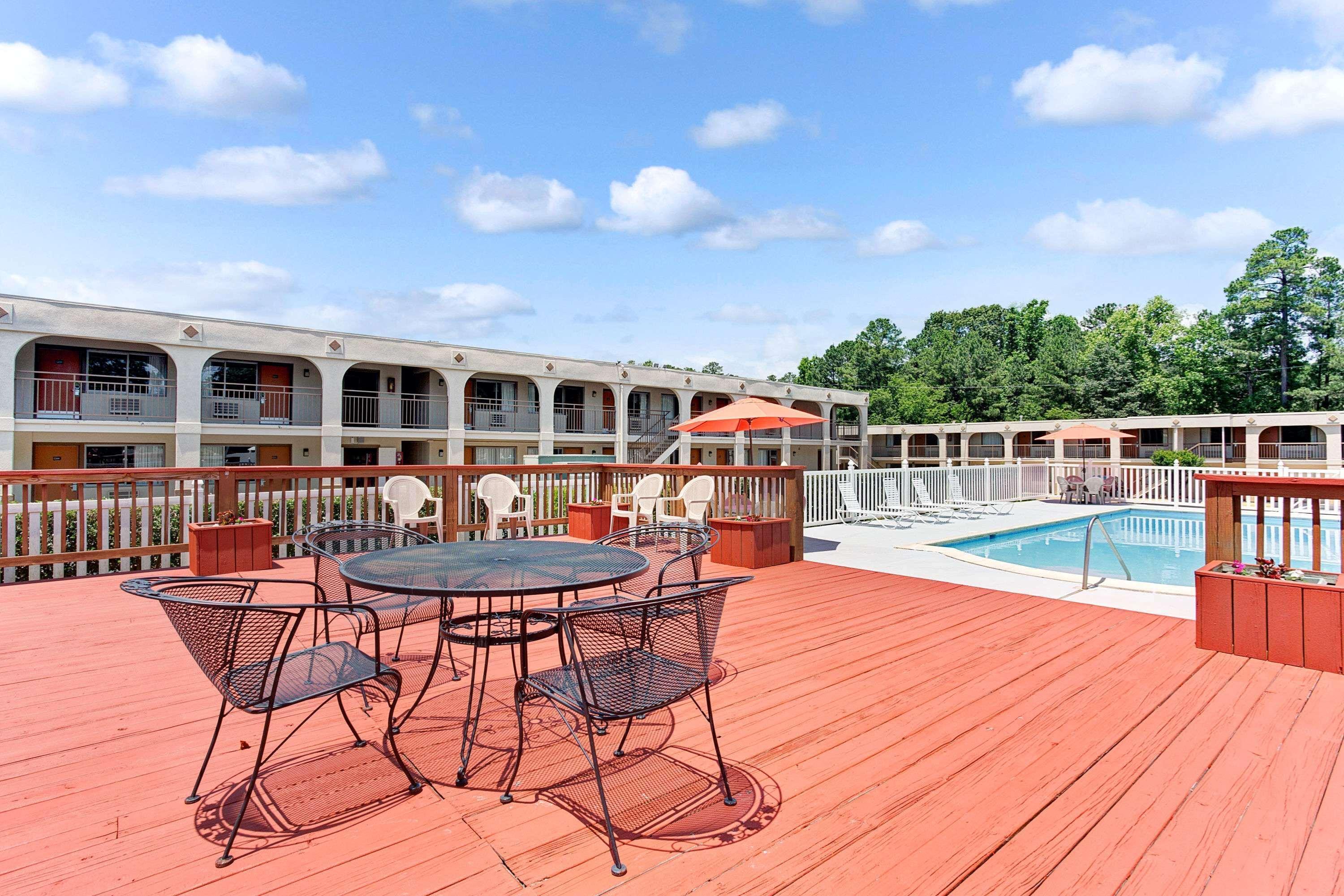 Super 8 By Wyndham Williamsburg/Historic Area Hotel Exterior photo